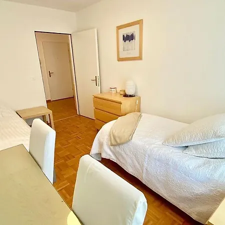 Close To The And Very Spacious 3 Bedroom Апартаменти Лозанна