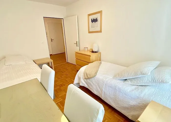 Close To The And Very Spacious 3 Bedroom Апартаменти Лозанна