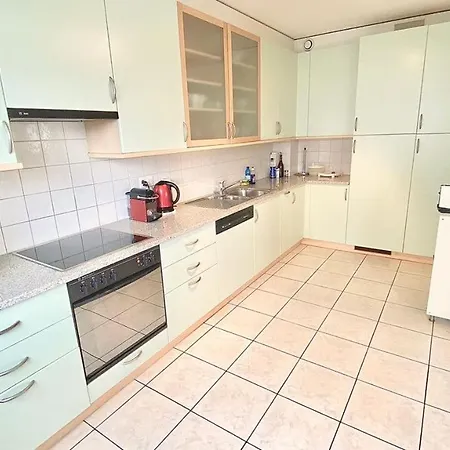 Close To The And Very Spacious 3 Bedroom Διαμέρισμα *