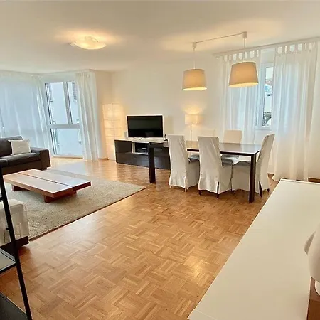 Close To The And Very Spacious 3 Bedroom * Λωζάνη